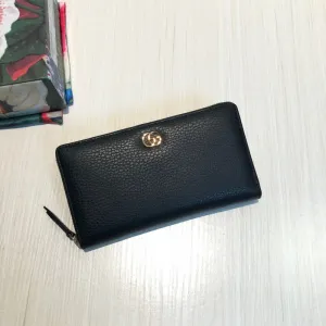 Gucci   Luxury Bags  909