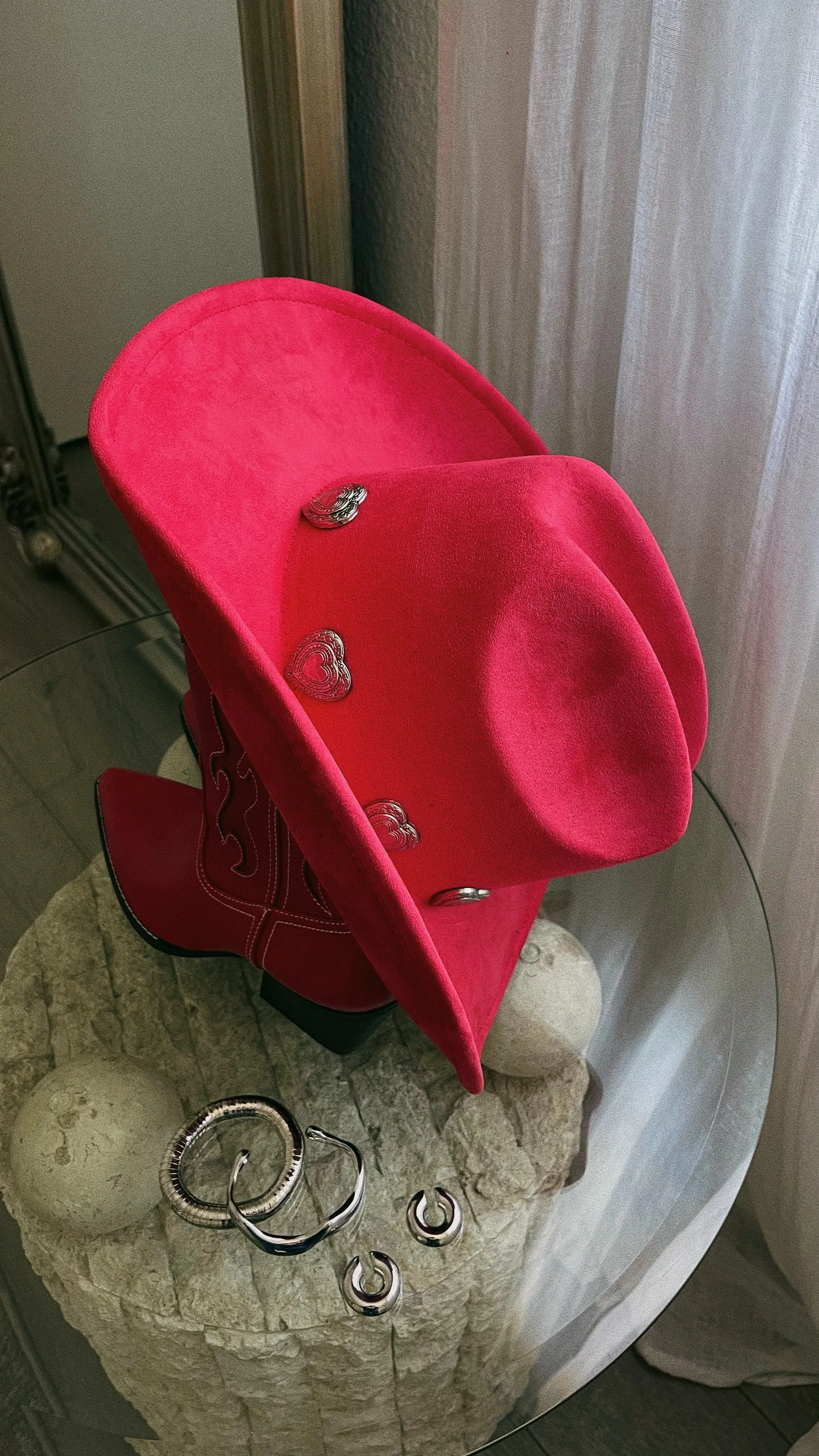 Heartbreaker Heart Pendants Cowgirl Hat - Red