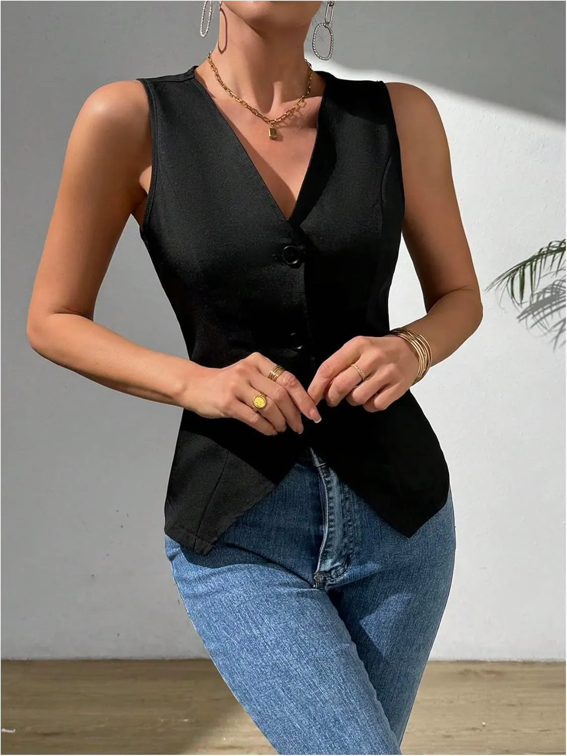 Verdusa Women's Button Down V Neck Blazer Vests Old Money Split Sleeveless Asymmetrical Jacket Vest