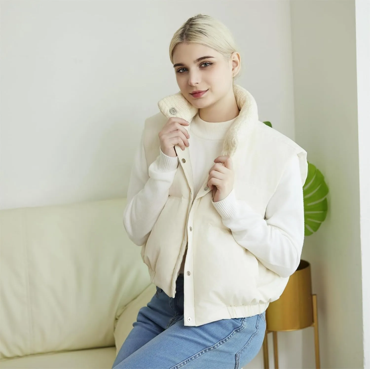 Women's Winter Outerwear Vests Crop Puffer Vest Lightweight Sleeveless Padded High Stand Collar Jacket